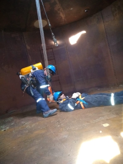 Trabajo y Rescate en Espacios Confinados