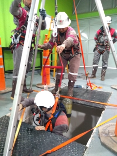 Trabajo y Rescate en Espacios Confinados