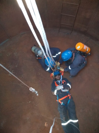 Trabajo y Rescate en Espacios Confinados